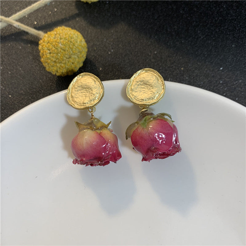 super fairy design three-dimensional dry rose stud earrings